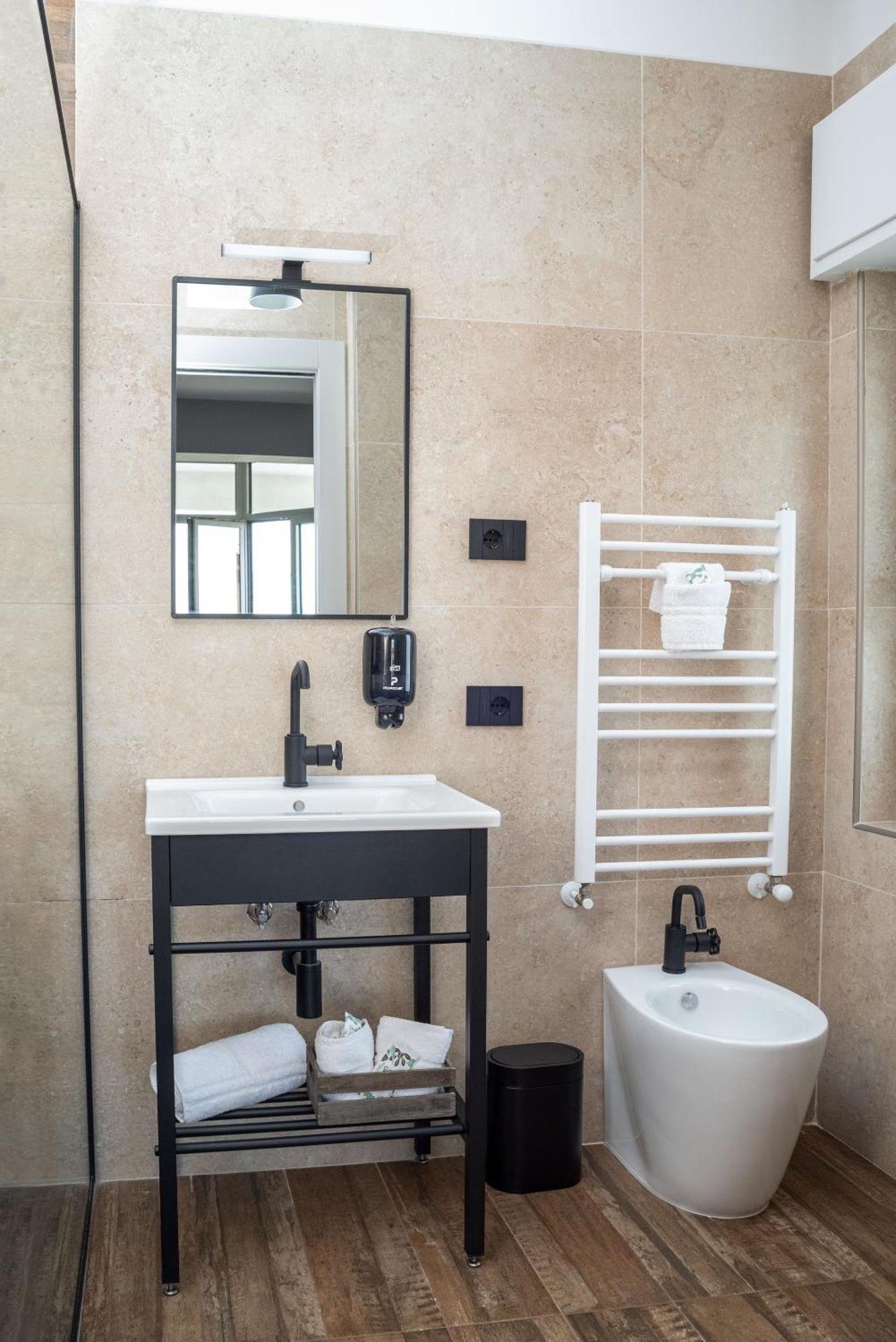Pi'S Apartments Comfort & Chill San Nicola La Strada Ngoại thất bức ảnh
